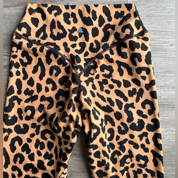 Balance athletica / vitality king cheetah ascend leggings xs - Picture 4 of 7